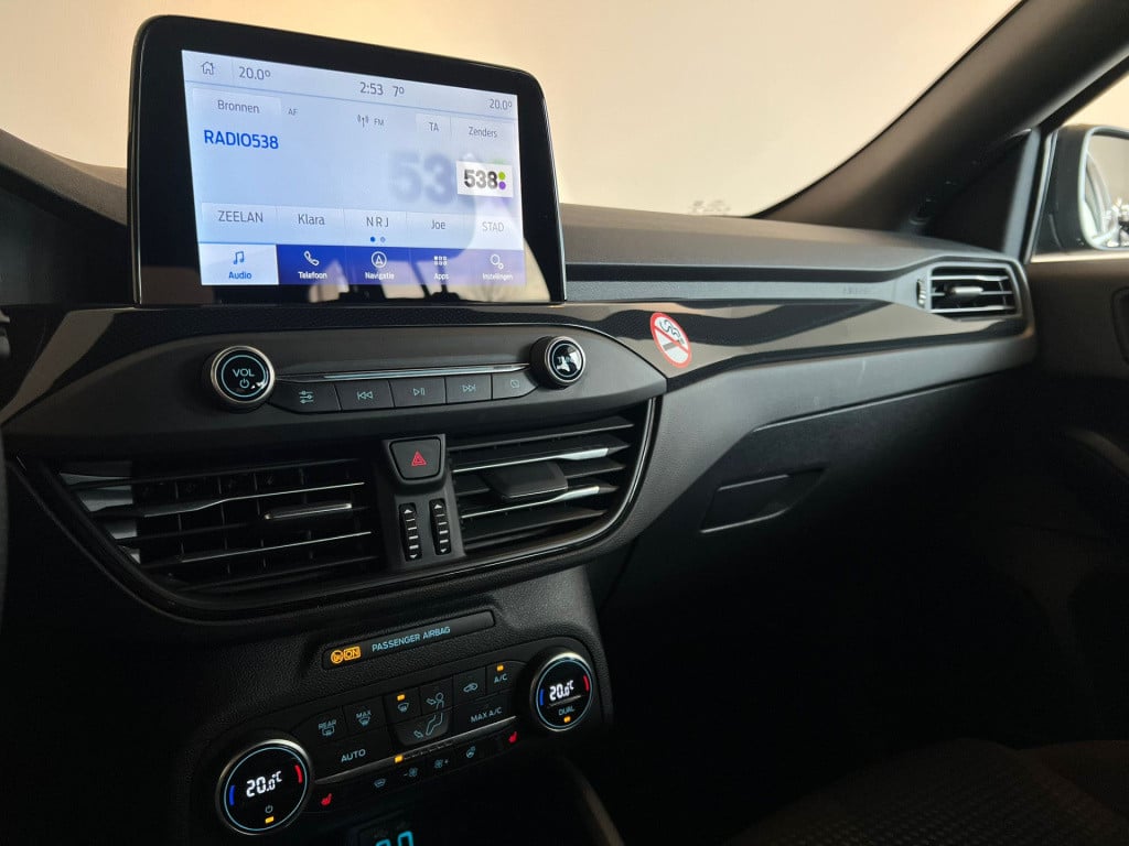 Ford Focus wagon 1.0 ecoboost hybrid st line business