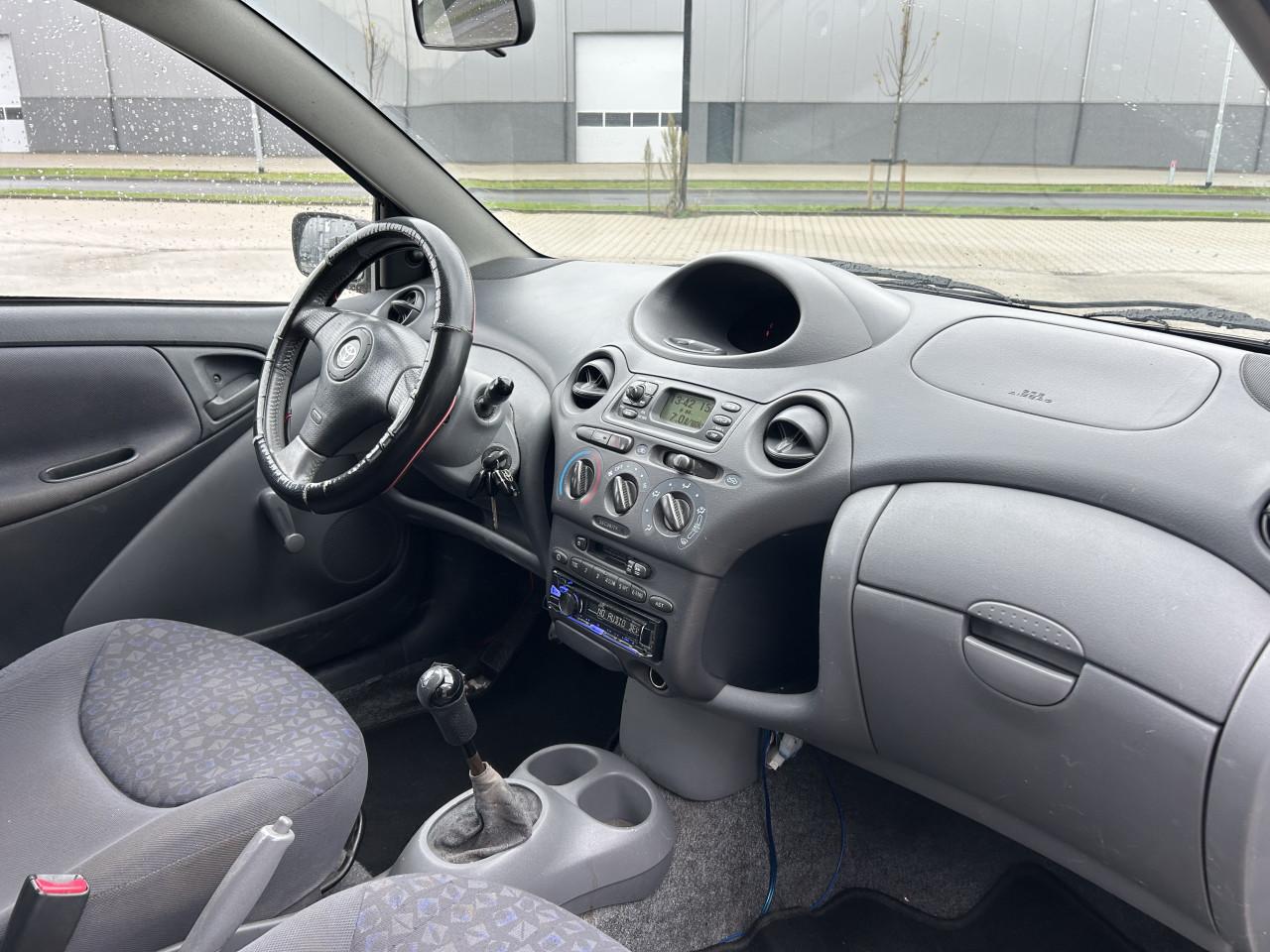 Toyota Yaris 1.3-16V VVT-i Sol/INRUILKOOPJE/RUIME APK/