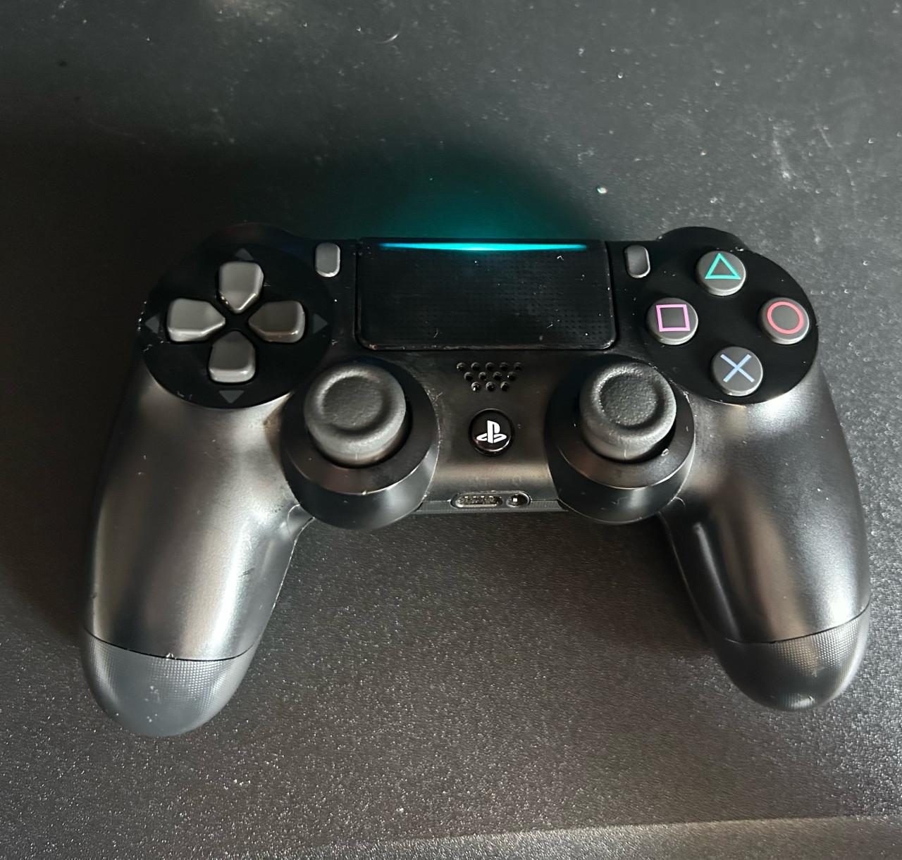 Playstation 4 controllers