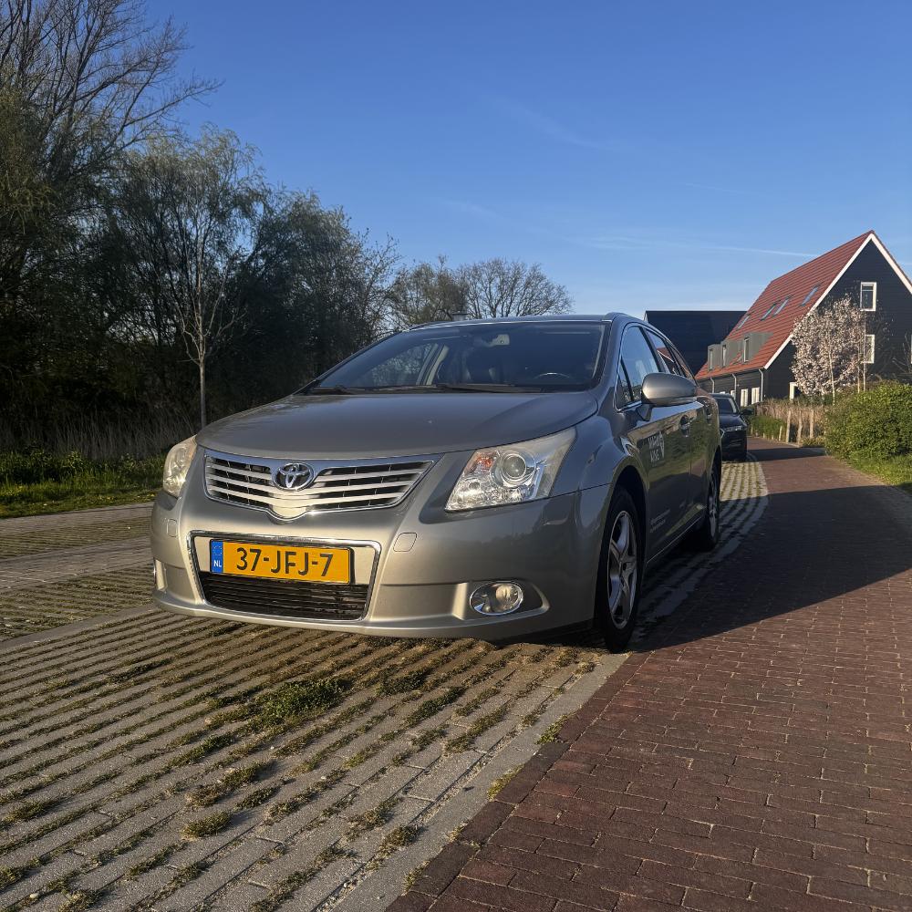 Toyota Avensis Wagon 1.8 Executive Business Leder Navi Camera 1e Eigenaar