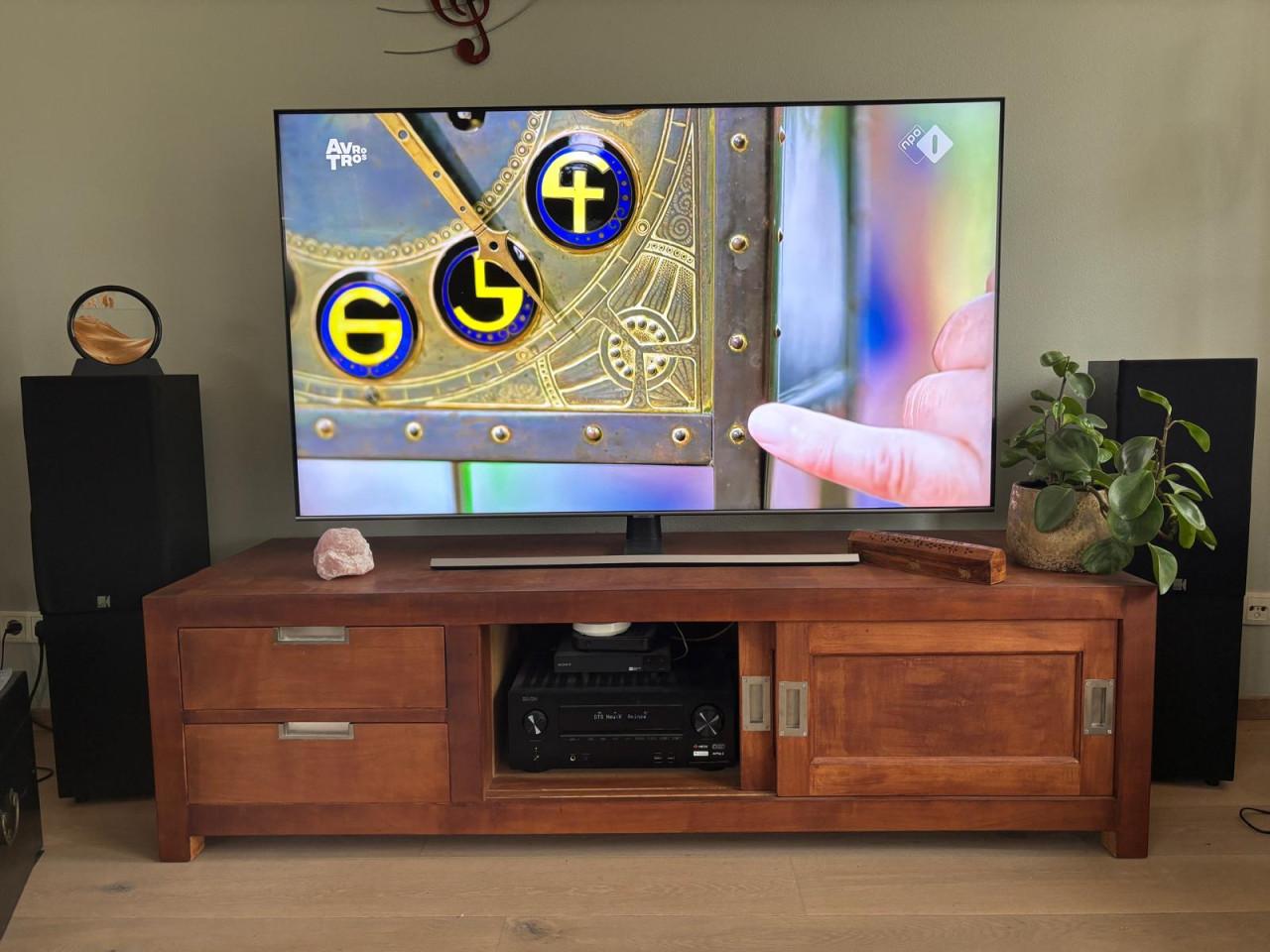 Samsung Ultra HD QLED Smart TV
