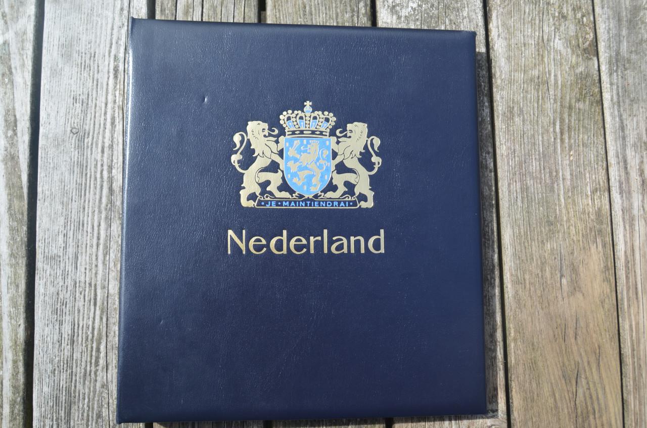 DAVO ll De luxe met zegels postfris (Niet compleet) 1945 - 1970