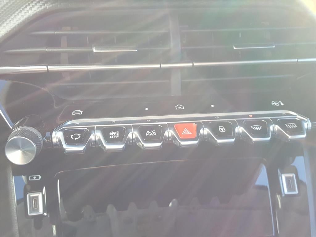 Peugeot 208 allure 1.2 mild-hybride 100pk automaat (e-dcs6) navigatie met a