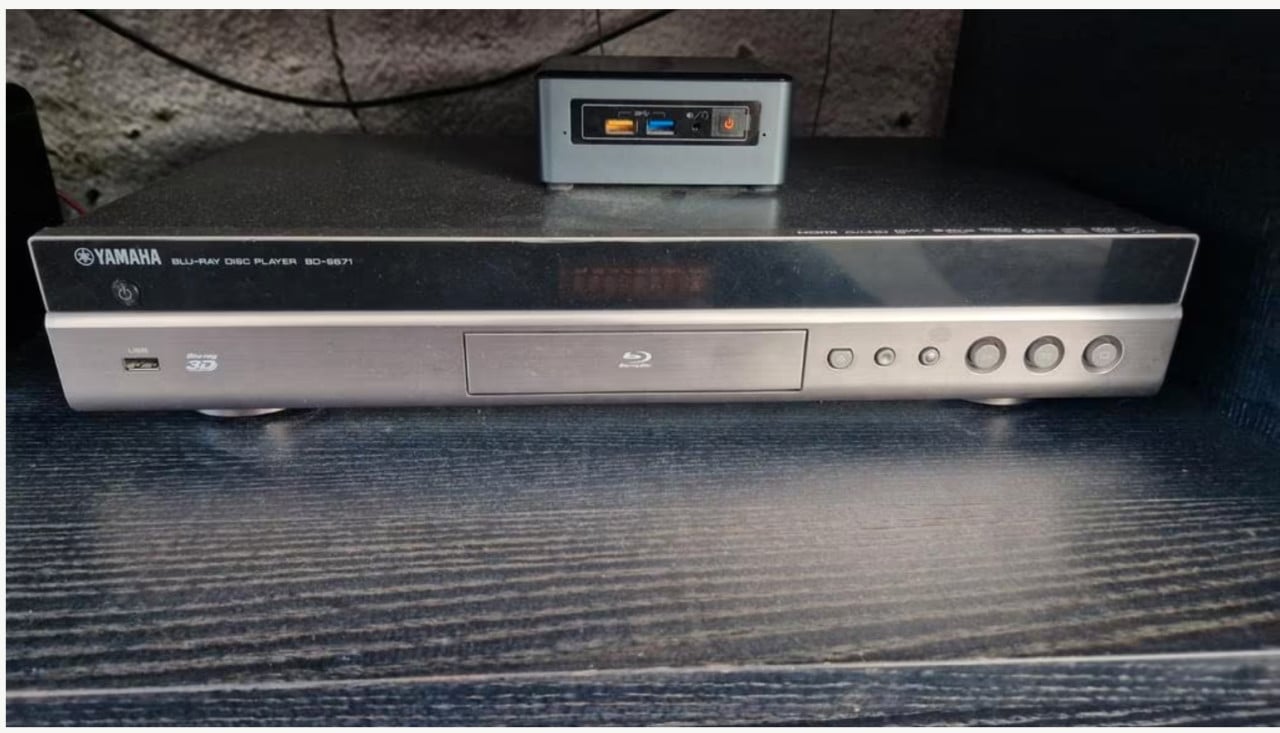 Yamaha RX-V571 + Boston Acoustics A2310 HTS + Yamaha blu-ray