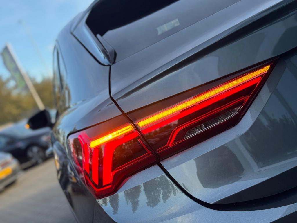 Audi Q3 sportback 35 tfsi s-line 3x * matrix led * black pack * stoelverwar