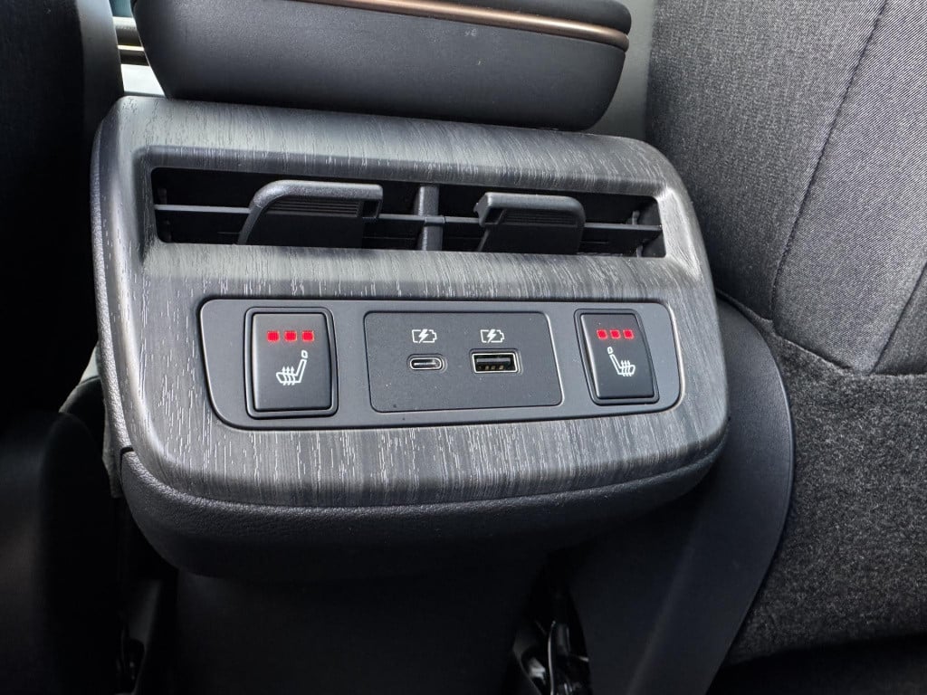 Nissan Ariya evolve 91 kwh nl-auto + 1e eigenaar! | panoramadak | stoelverw