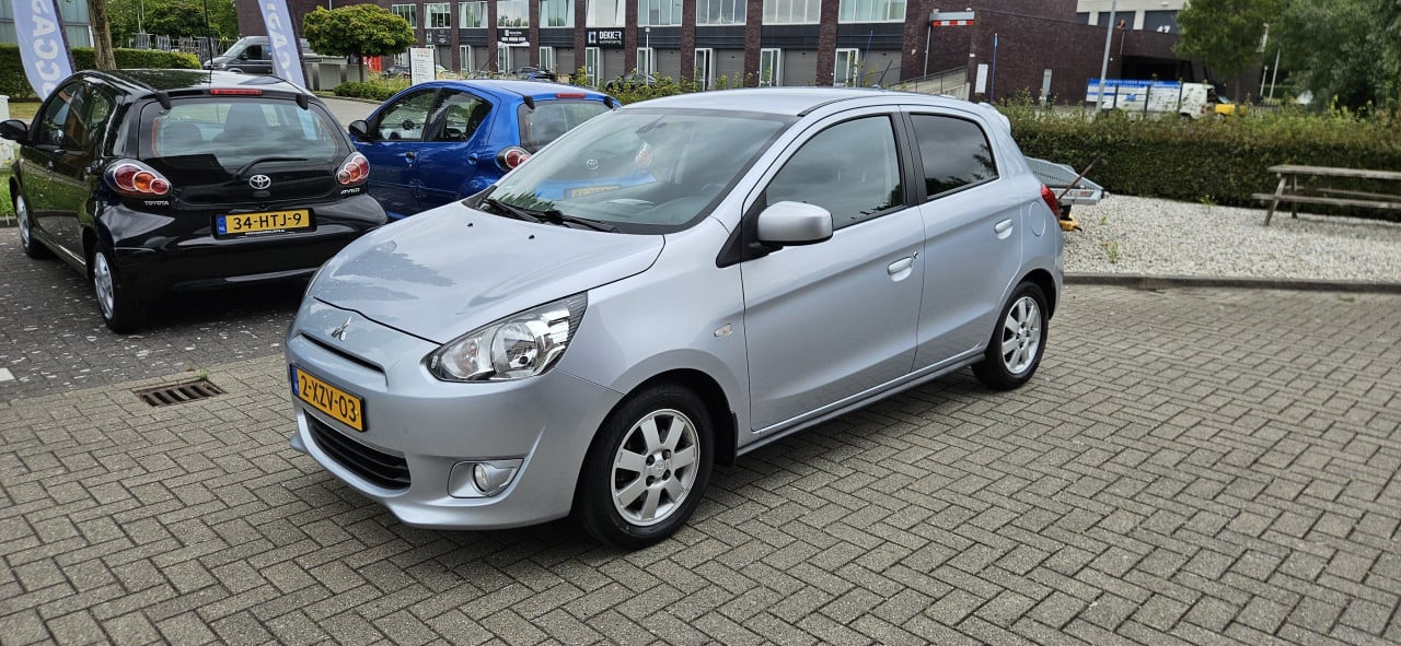 Zuinige 5 drs MITSUBISHI SPACE STAR Bright Bj. 2014 / NL AUTO / NAP /