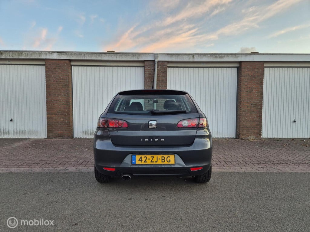 Seat Ibiza 1.6-16v freestyle / 5- deurs / cruisecontrol / airco