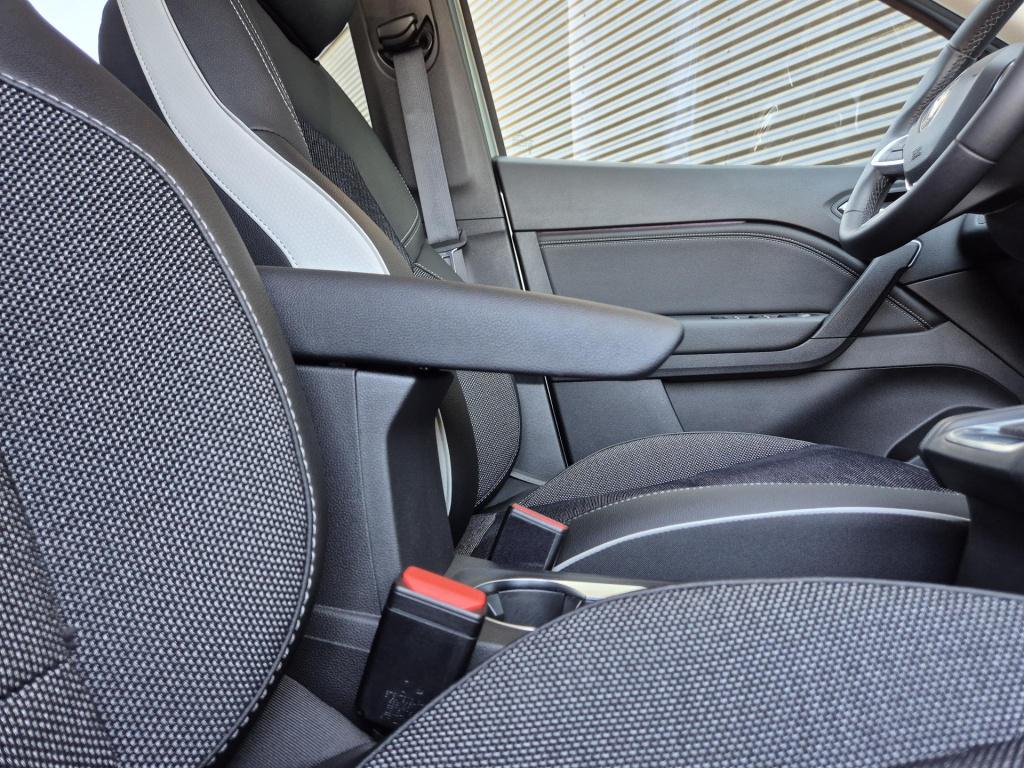 Renault Captur 1.0 tce 90 techno 360° camera, bose audiosystem, navigatie, 