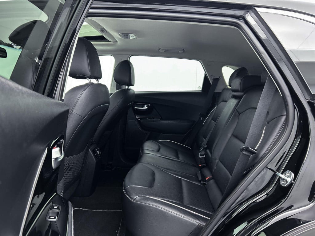 Kia E-niro executiveline 64 kwh | automaat | parker sensoren | leder | stoe
