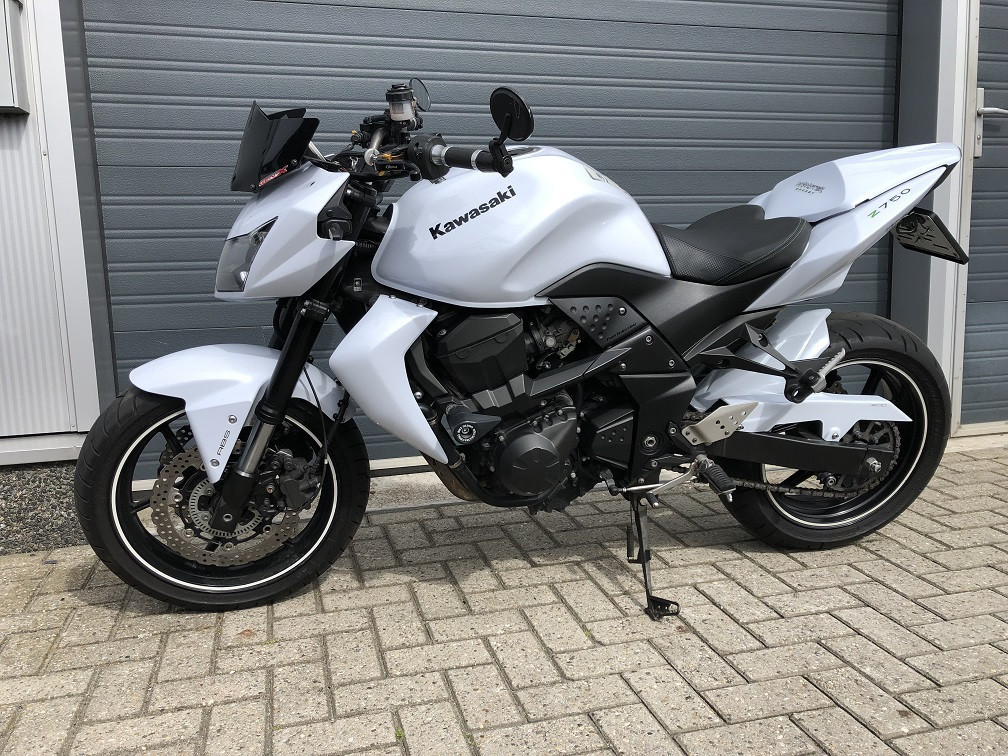***VERKOCHT*** Volledig aangeklede Kawasaki Z750 ABS '13, 22dkm €4995,-