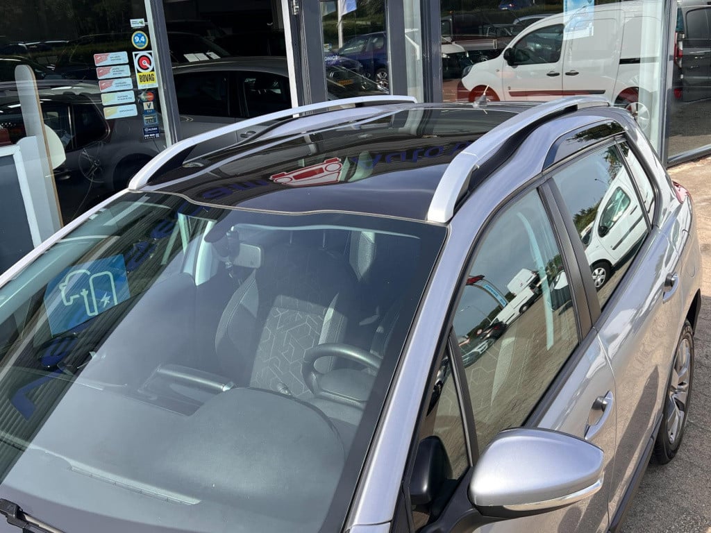 Peugeot 2008 1.2 puretech blue lion