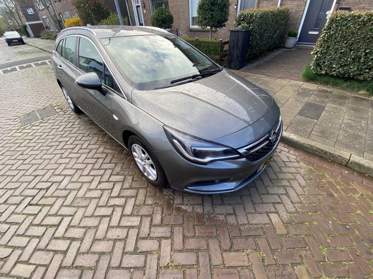 Opel Astra Sports Tourer.
