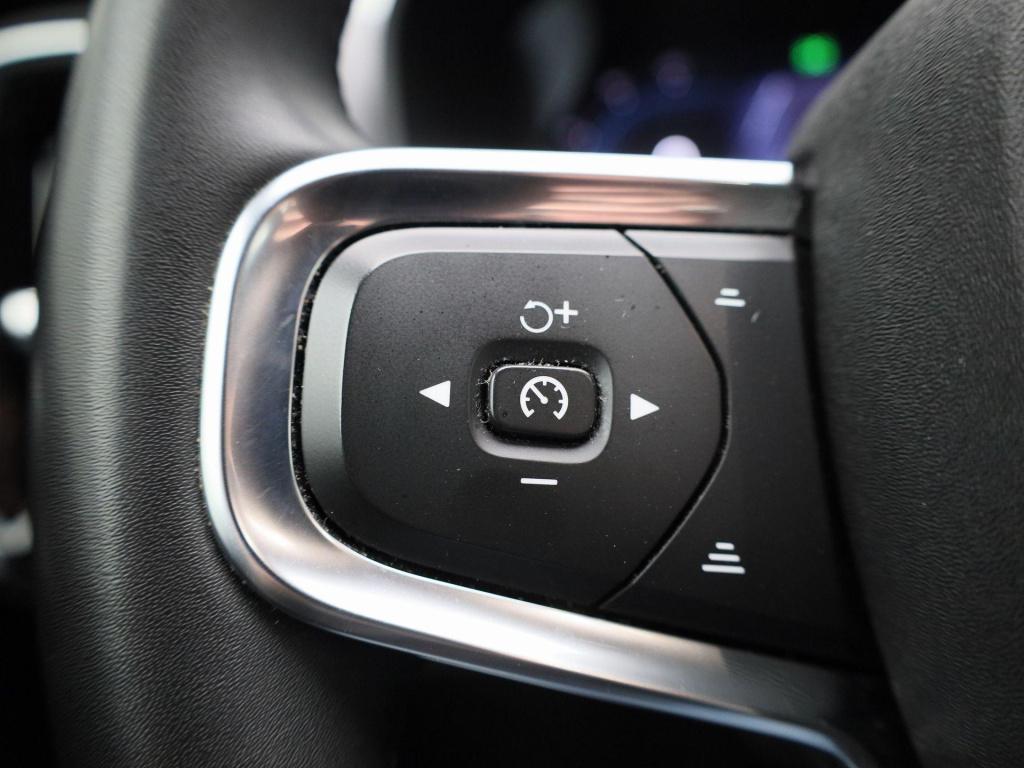 Volvo XC40 recharge core 70 kwh | automaat | apple carplay / android auto |