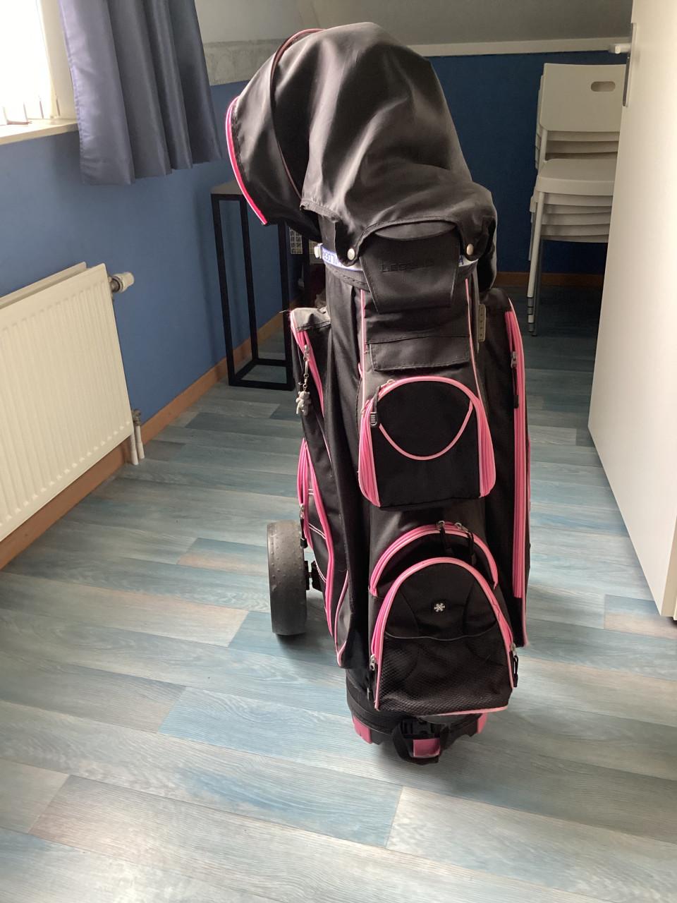 Golftas met trolley. Merk Legend