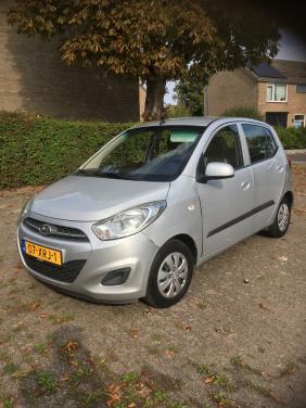 Hyundai i10. 76742 km