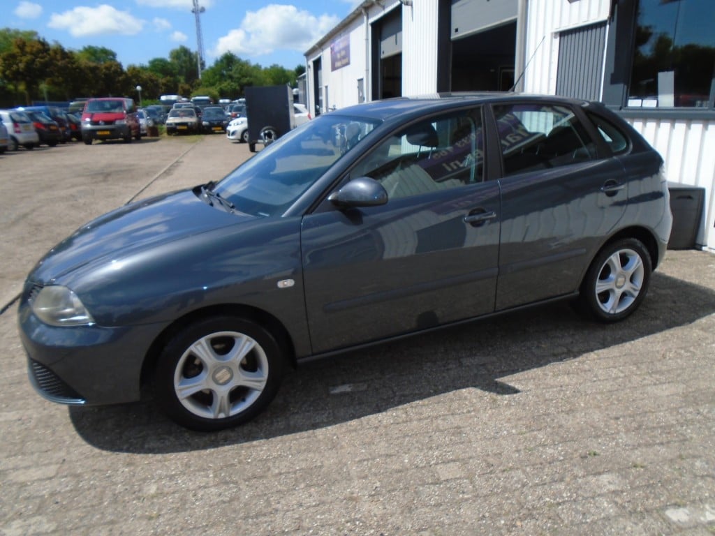 Seat Ibiza 1.4-16v trendstyle