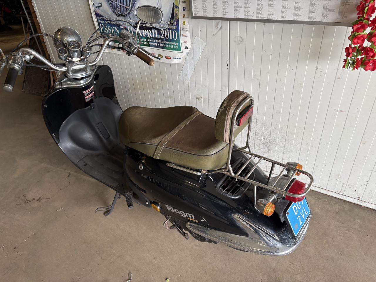 AGM retro 50cc scooter