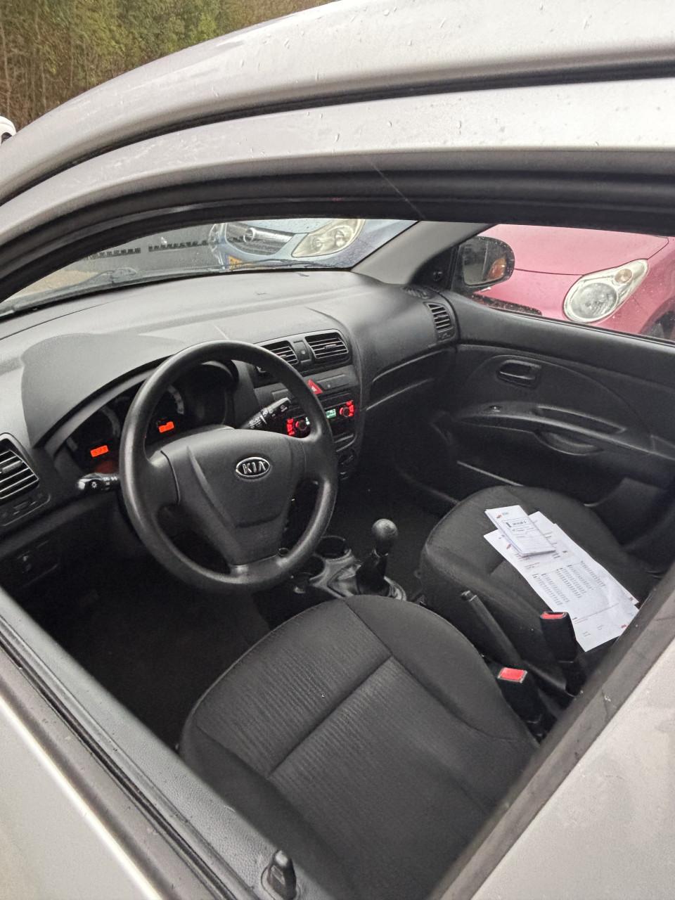 Kia picanto lage km jaar apk