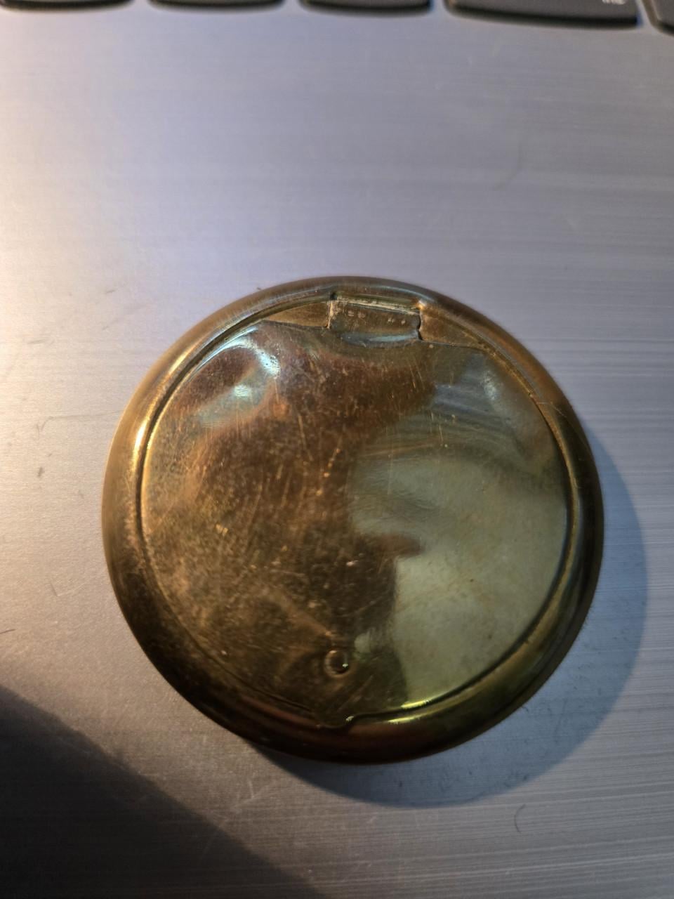 Vintage koperen snuifdoosje met een scharnierend deksel, Ø5cm