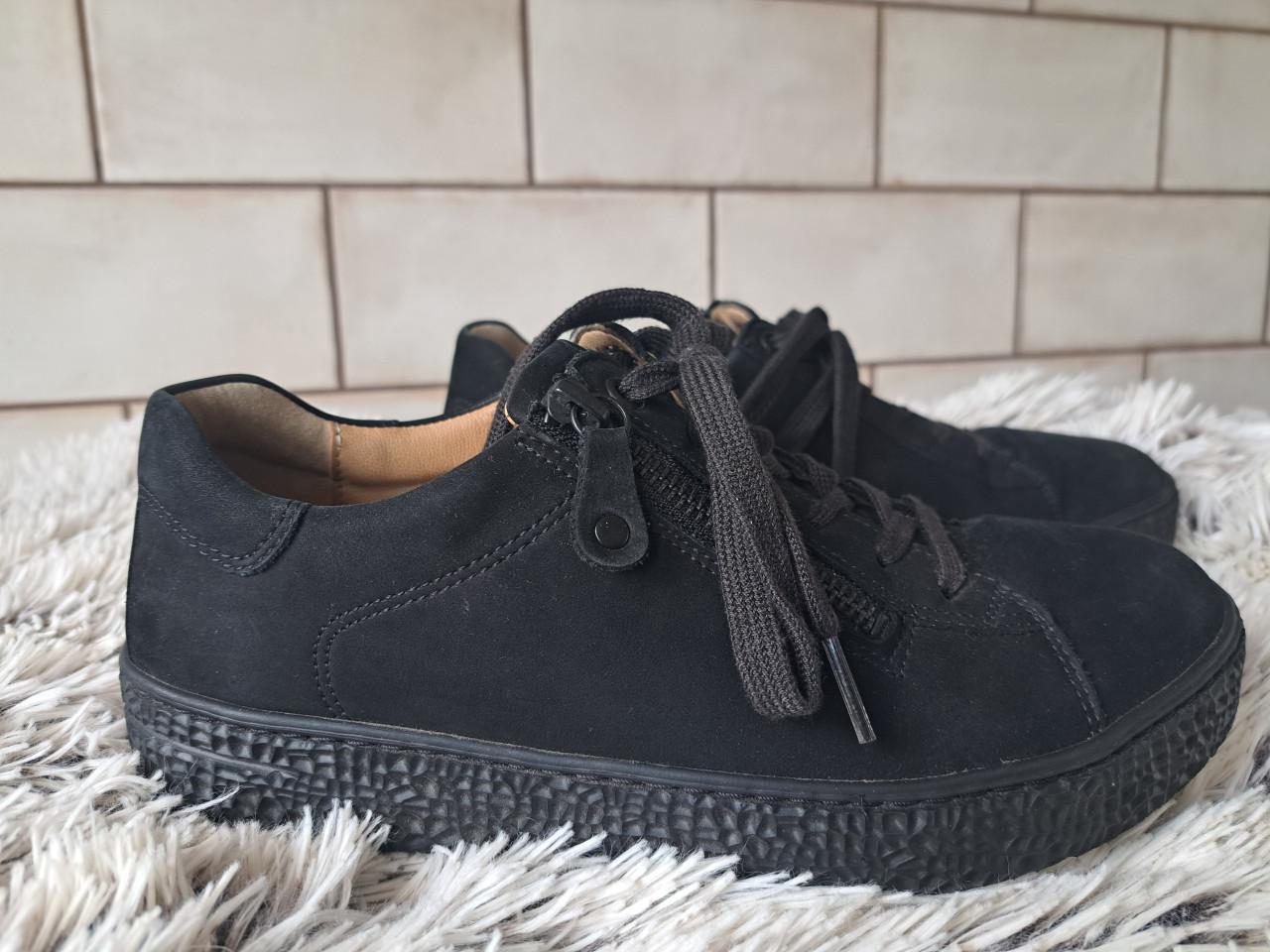 Hartjes maat 38 sneakers als nieuw zwart
