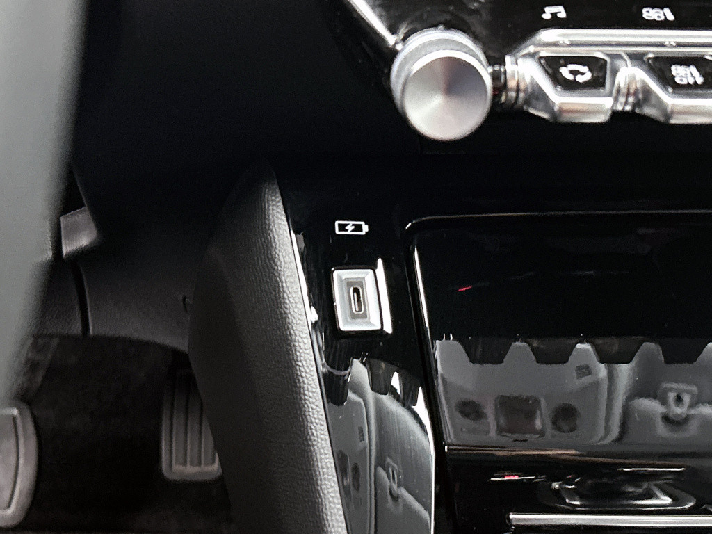 Peugeot E-2008 ev allure pack 50 kwh | rijklaar | keyless | camera | naviga