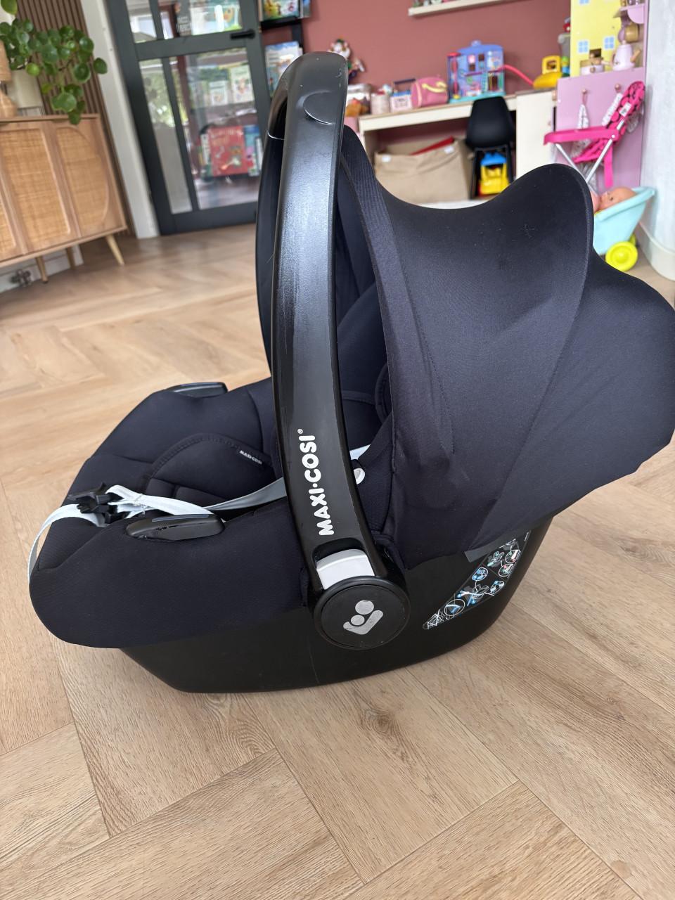 Maxi Cosi CabrioFix i-Size + familyfix base