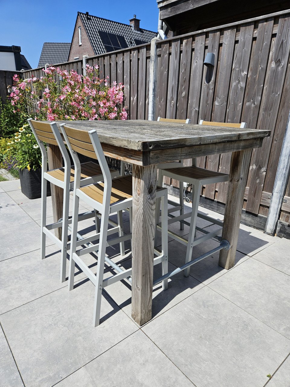 Tuintafel + 4 stoelen