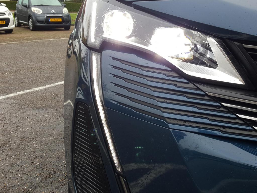 Peugeot 3008 1.2 130pk s&s gt automaat navigatie | trekhaak | apple carplay