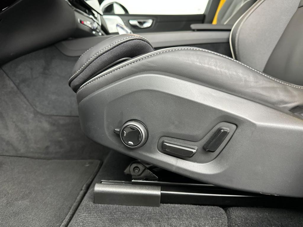 Volvo XC60 polestar engineered recharge plug-in hybrid awd