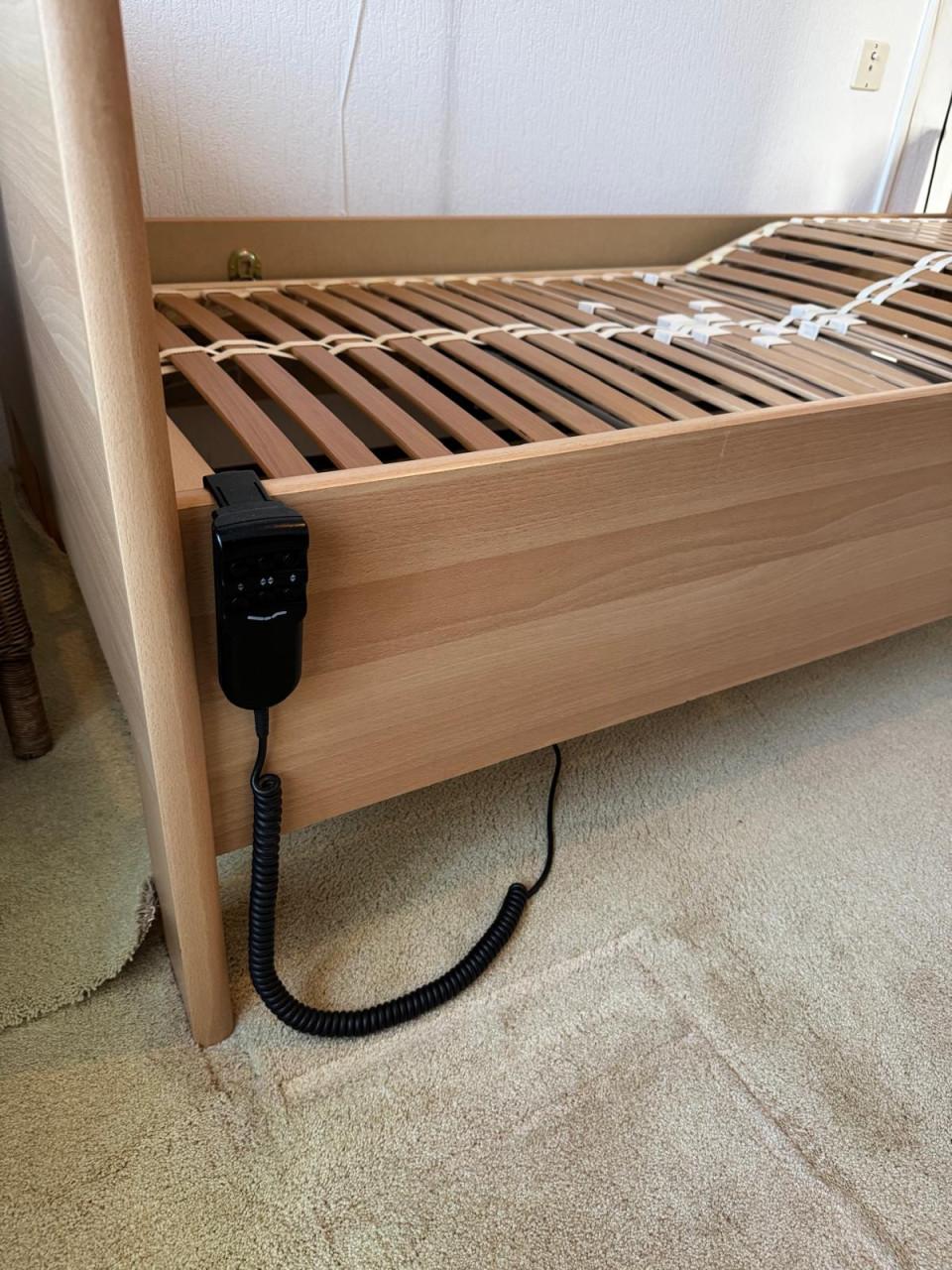 Senioren  ledikant electrice  hout