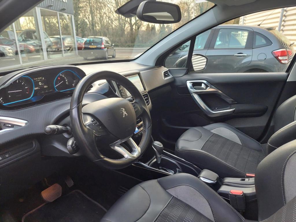 Peugeot 2008 suv 110 allure automaat pano/clima/navi/trekhaak