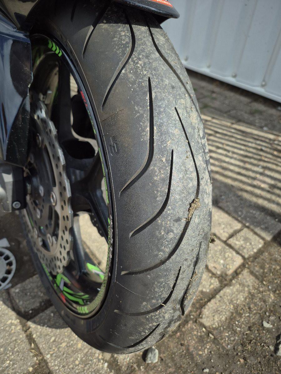 Kawasaki Z800 Akrapovic uit 2016, stoere naked bike