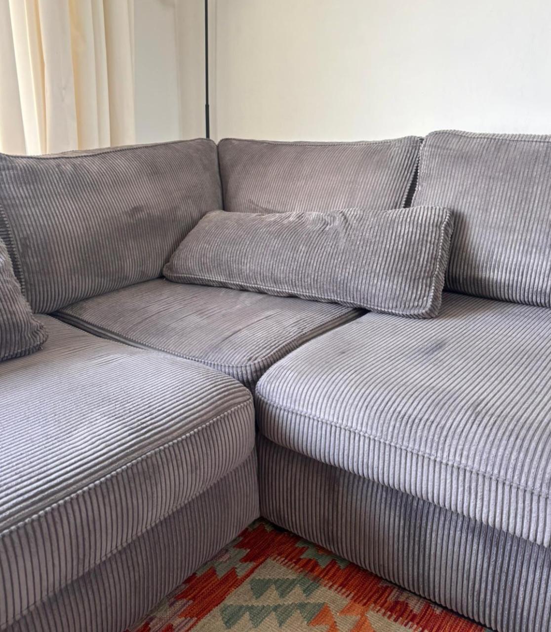 Grijze hoekbank 300 x 240 cm in goede staat