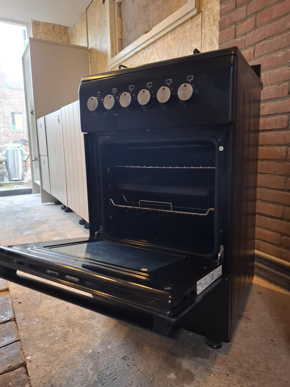 Kooktoestel met oven