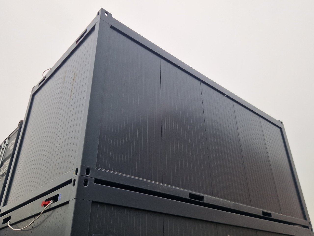Nieuwe 6x3m kantoorunit / uitvoerderskeet met keuken en wc