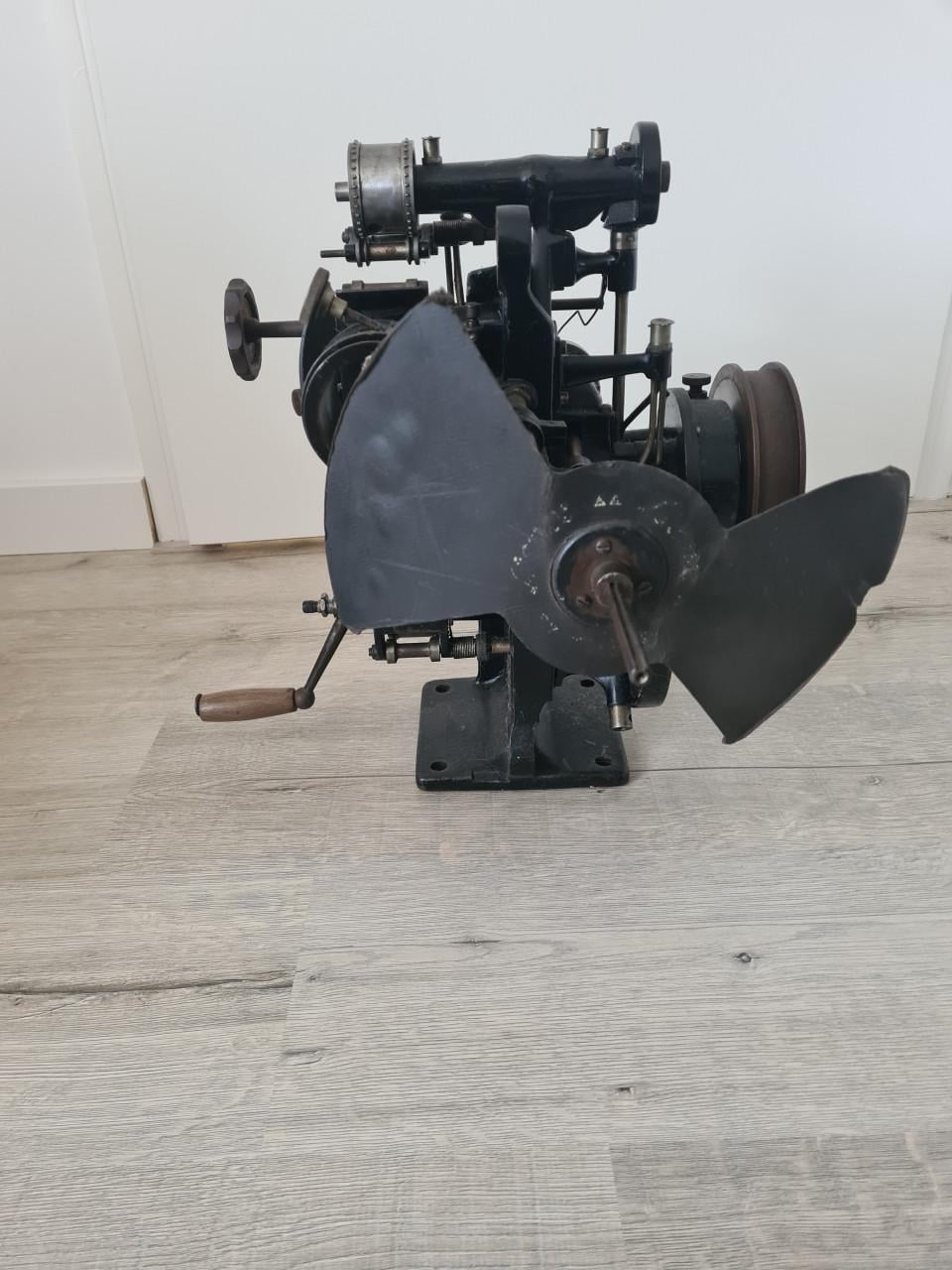 Oude 36 mm filmprojector onderdeel
