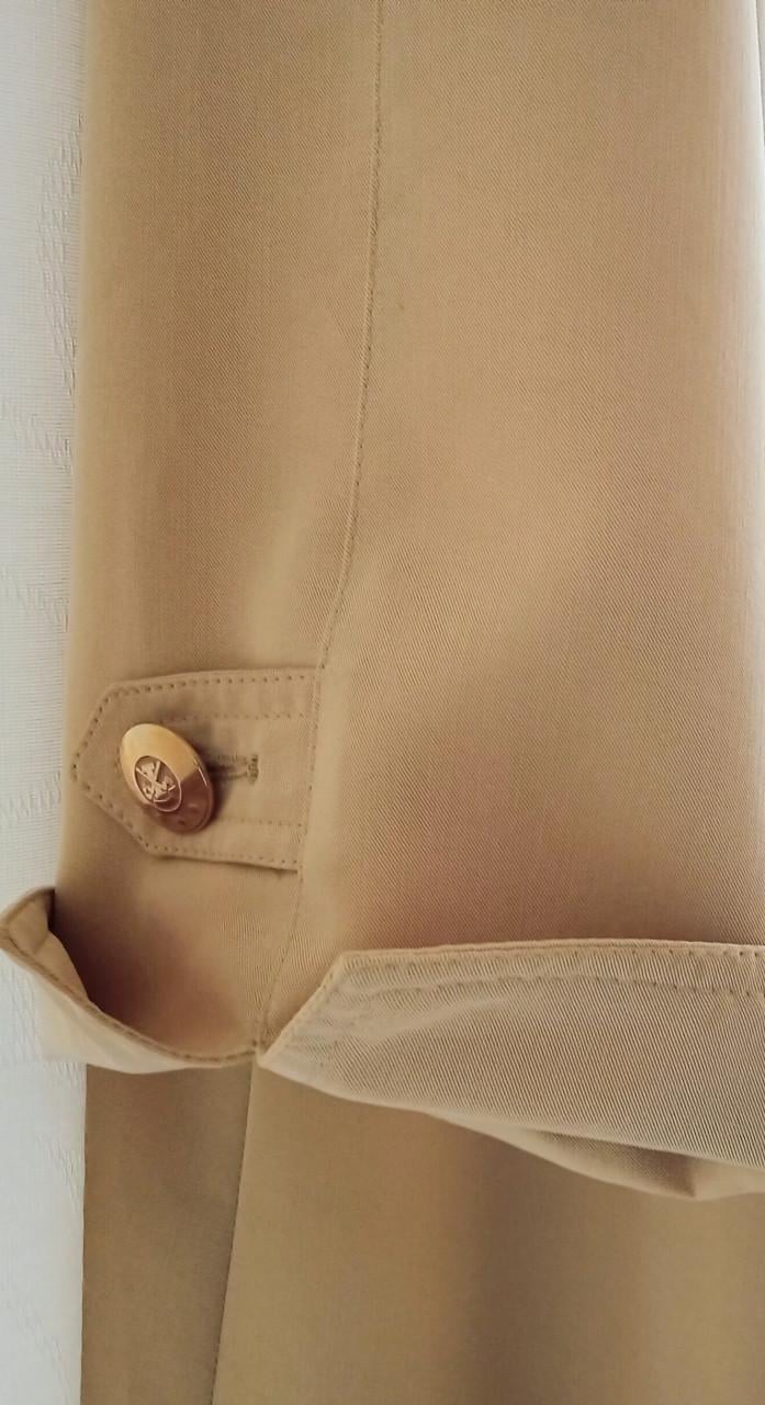 Prachtige beige, crème damesjas merk Delmod maat 42 -44