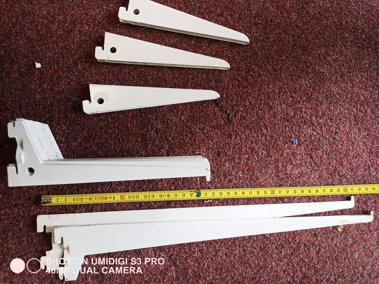 Poten, o.a. verstelbare en steunen voor 20 cm. planken en voor 40 cm.