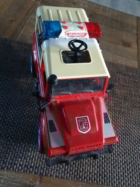 Leuke vintage Bruder Landrover brandweerauto met accessoires...