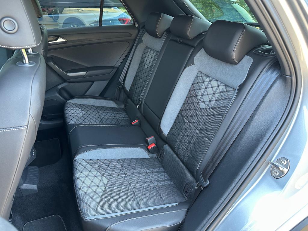 Volkswagen T-roc 1.5 tsi 150pk dsg r-line | black style | camera | keyless 