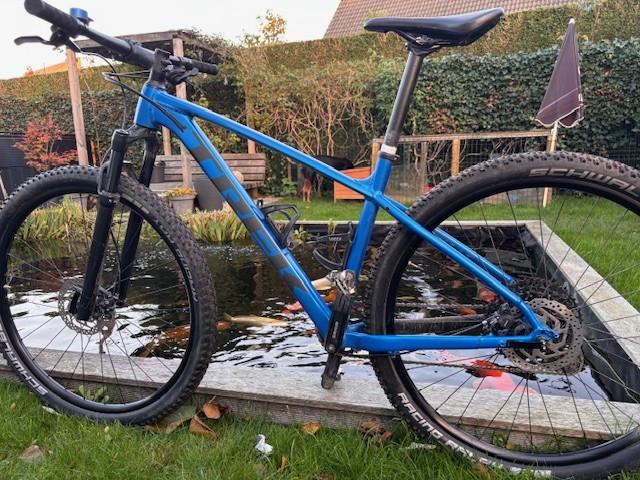 TREK X-Caliber 8