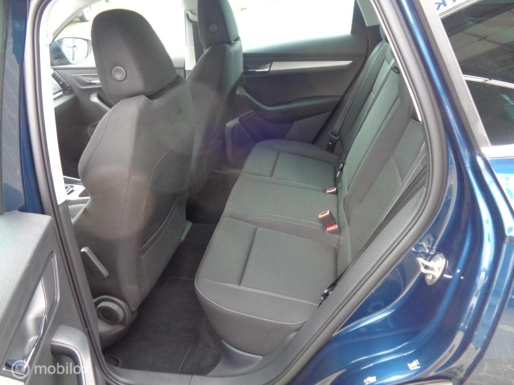 Skoda Karoq 1.0 tsi business edition/airco/stoel+stuur verw/full led/apple 