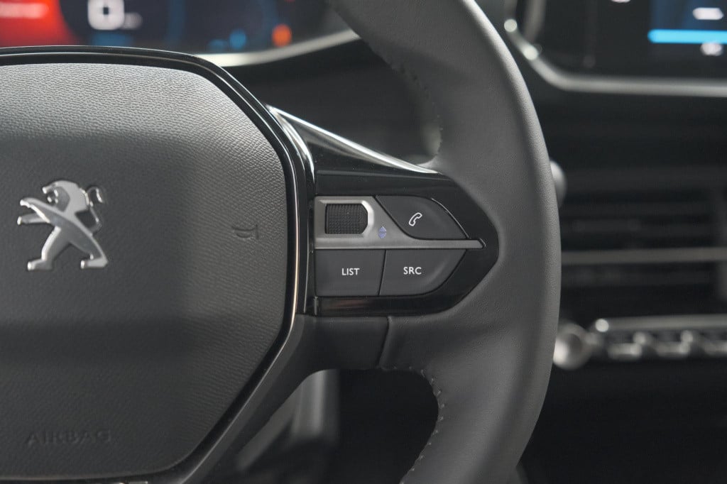 Peugeot 208 puretech 100 allure | adaptieve cruise control | camera | apple