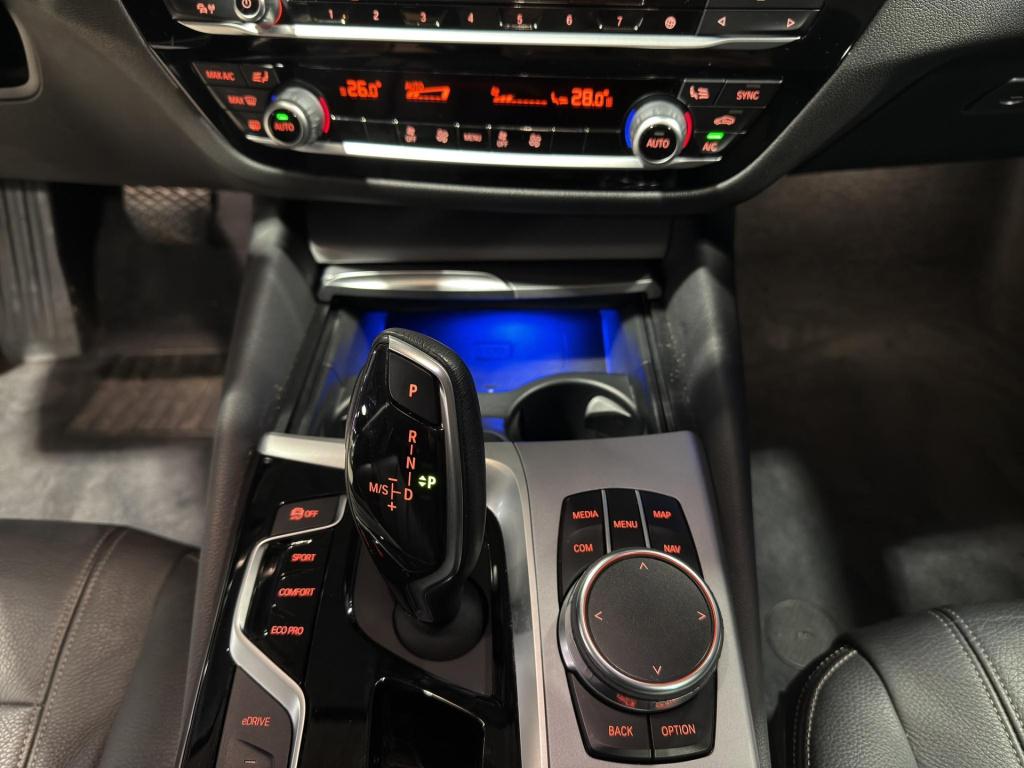 BMW 5 Serie 530e iperformance edrive edition | leder | schuif-/kanteldak | 