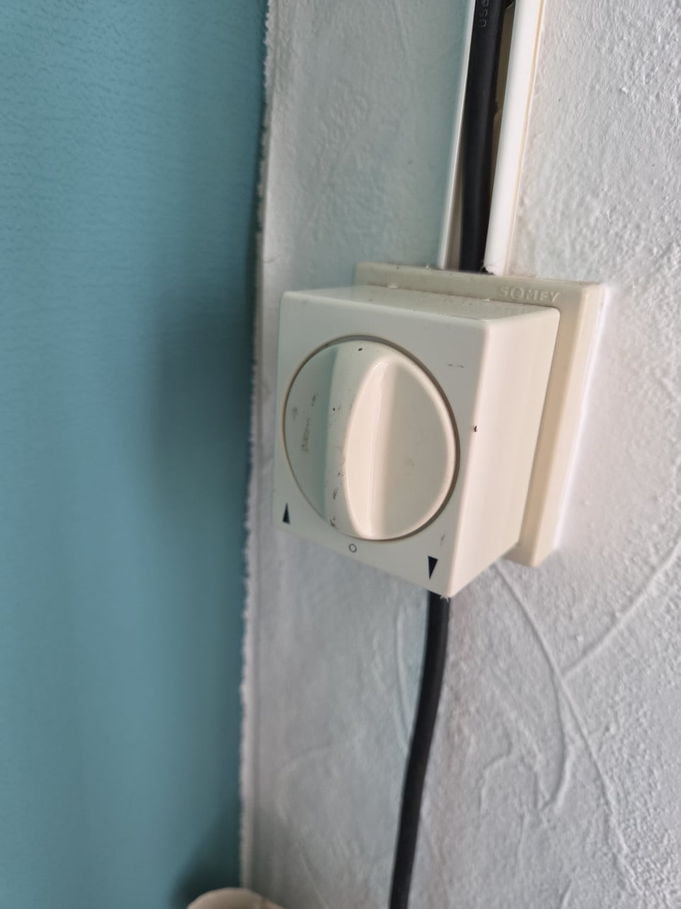 Electrisch zonnescherm €75,-