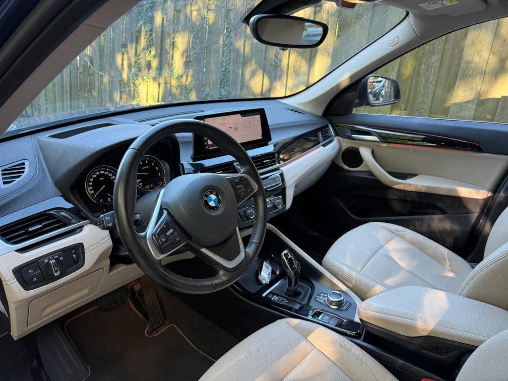 BMW X1 sdrive18i high executive nl auto, leder, hud, led, el koffer