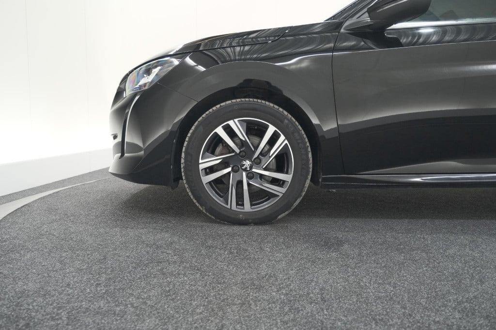 Peugeot 208 puretech 100 allure pack | camera | apple carplay | stoelverwar