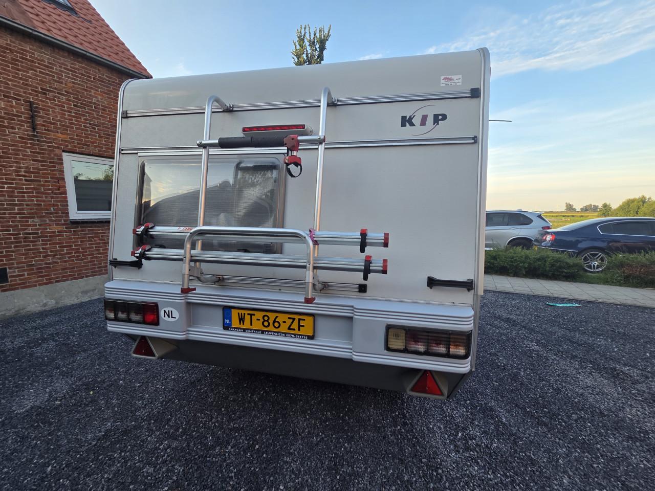 Kip starline 44tz met truma mover en voortent