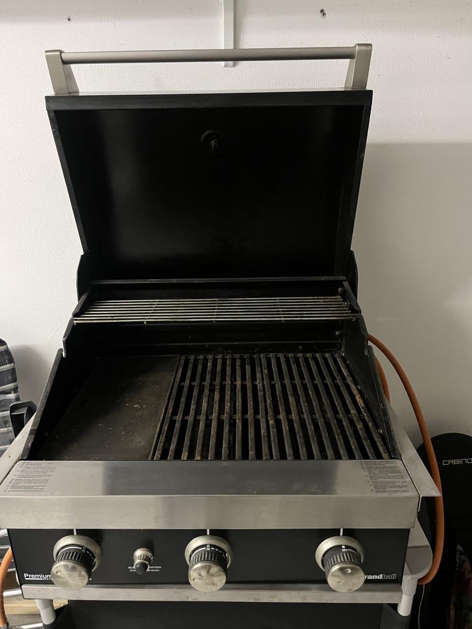 Gas barbecue